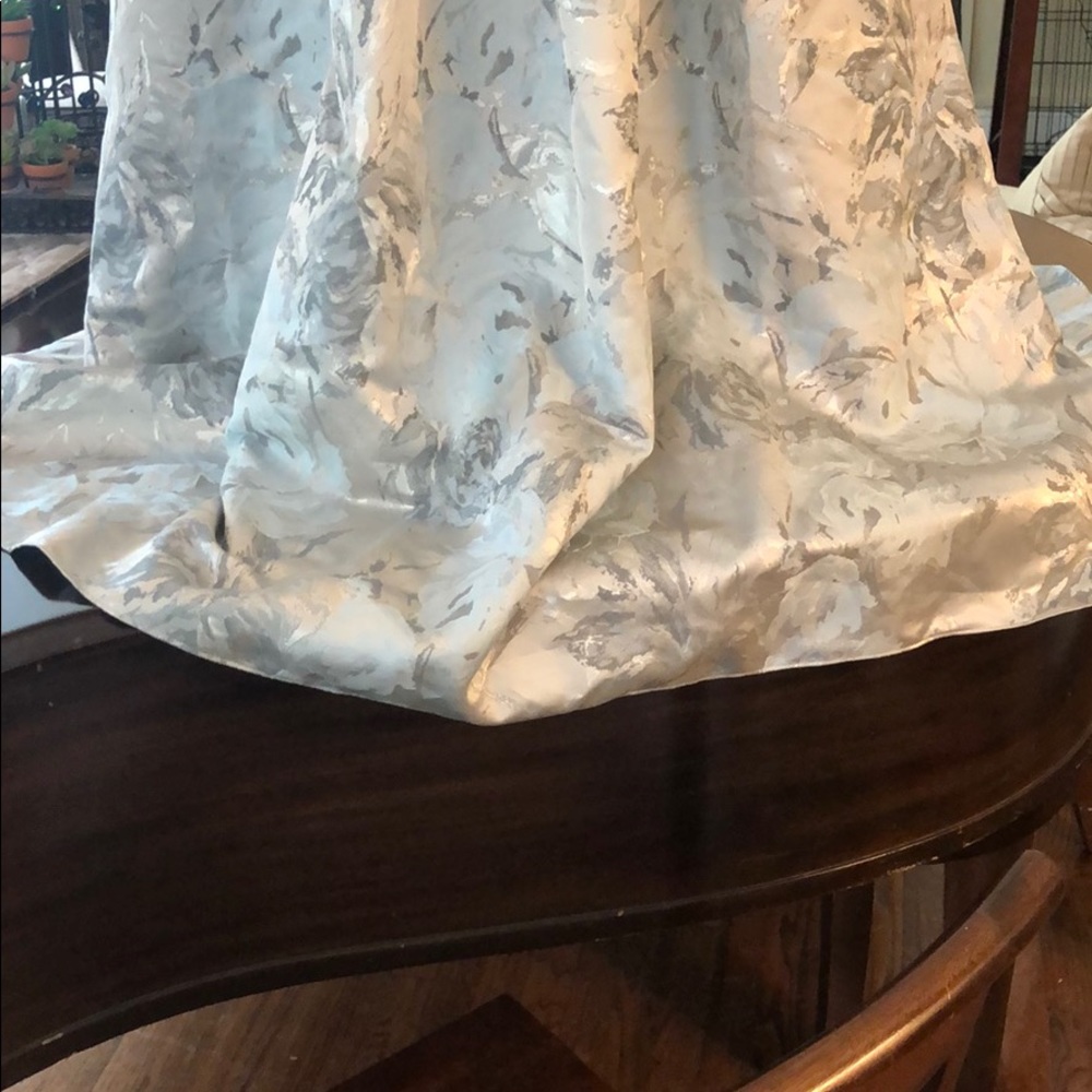 G
BHLDN Silver Blue Gray Floral Jacquard Maxi Gown ,GORGEOUS with Pockets! - Picture 5 of 8